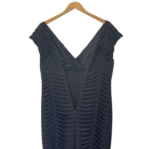 Adrianna Papell Stitched Up & Down Tuck Pleat Black Cocktail Shift Dress Size 12 - Picture 8 of 12